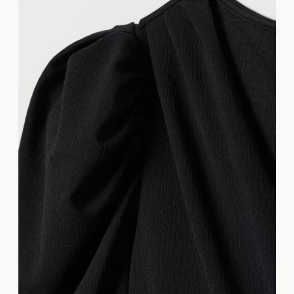 H&M NWOT Ruched Puff-sleeved Mini Wrap Dress - Picture 2 of 6